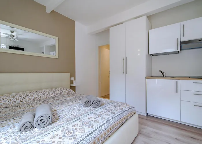 Above George דירה לאליו