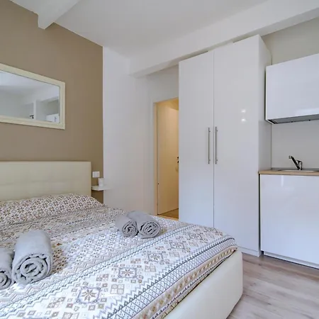 Above George Apartment Laglio